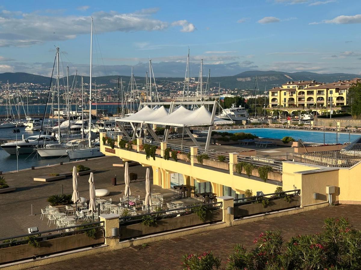 Al Porticciolo Apartment Muggia Exterior photo